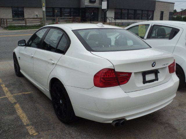 BMW 328i 2011 - Thumbnail 3