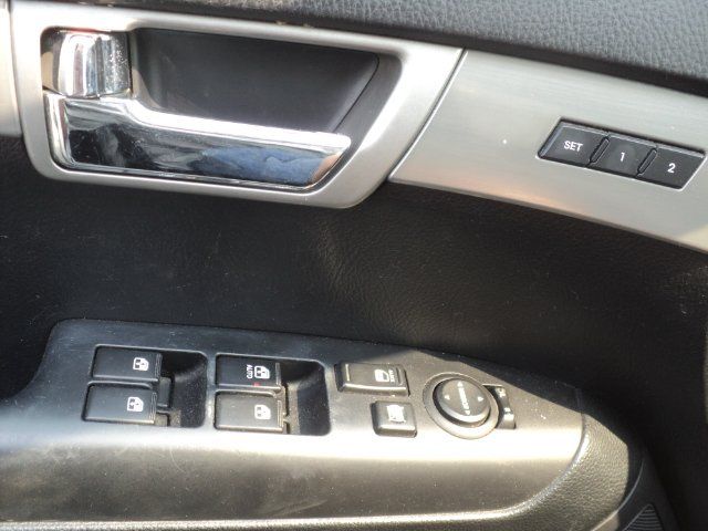 Kia Borrego 2011 - Image 18