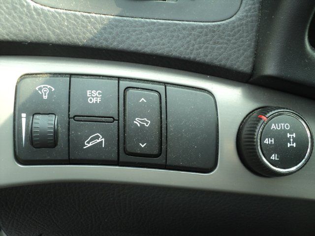 Kia Borrego 2011 - Image 16