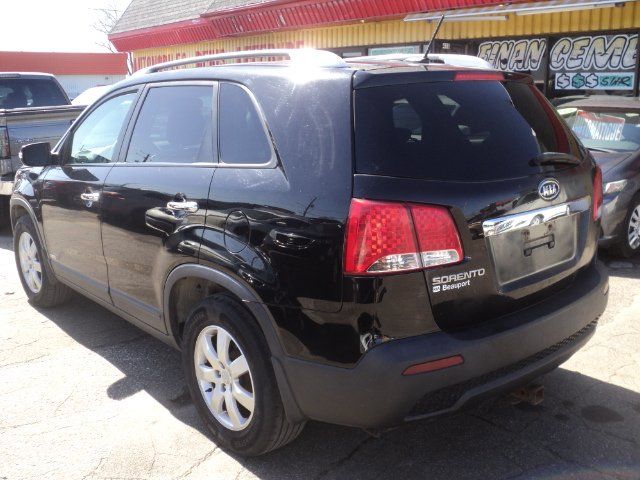 Kia Sorento 2011 - Image 3