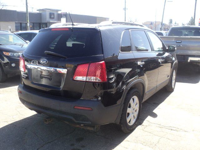 Kia Sorento 2011 - Image 4
