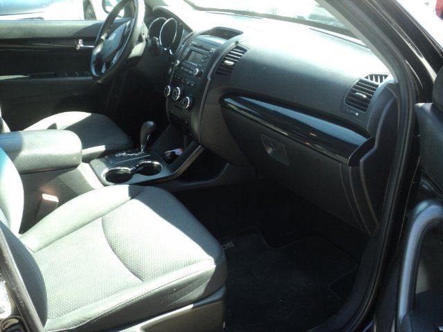 Kia Sorento 2011 - Image 8