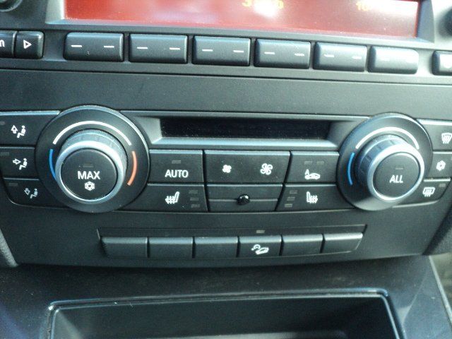 BMW 3 Series 2011 - Image 11
