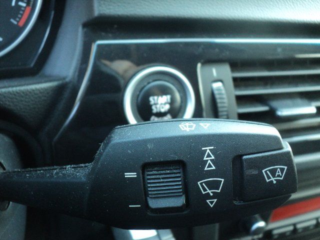 BMW 3 Series 2011 - Image 12