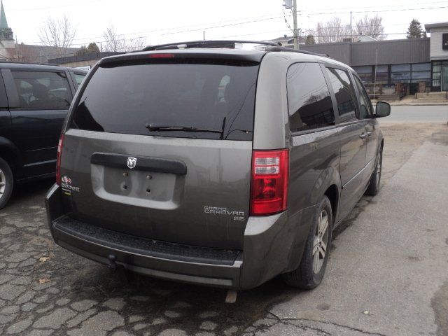 Dodge Grand Caravan 2010 - Image 4