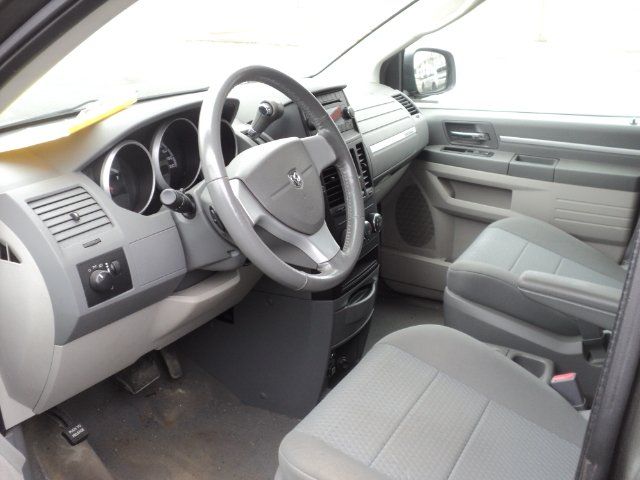 Dodge Grand Caravan 2010 - Image 5