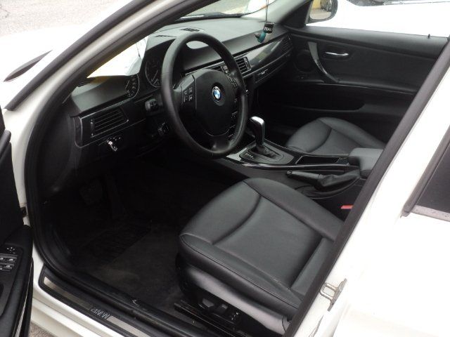 BMW 328i 2011 - Image 5