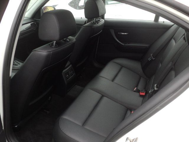 BMW 328i 2011 - Image 6