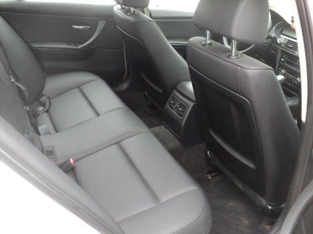 BMW 328i 2011 - Image 7